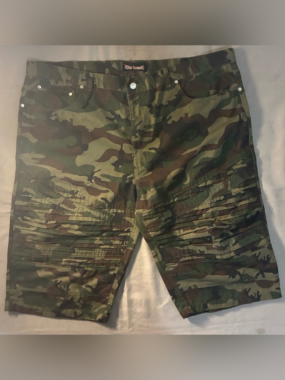 & Other Stories Men’s Camouflage Cargo Shorts - Green/Brown